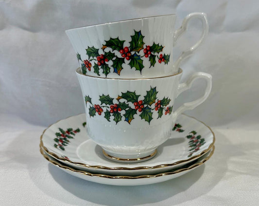 Royal Stafford Holly Teacups & Saucers – Christmas Set